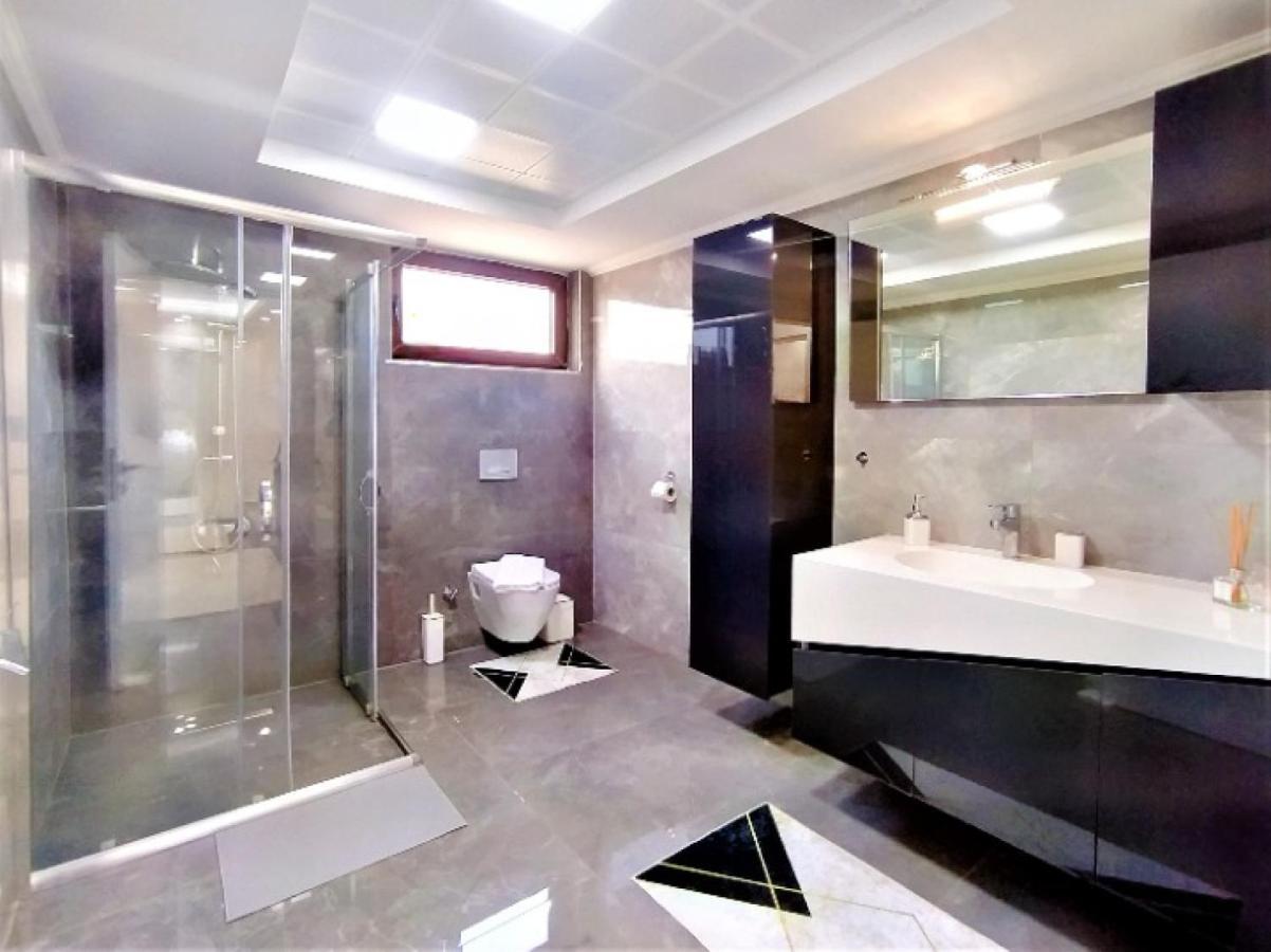 Triplex With Sauna Near Airport In Villa