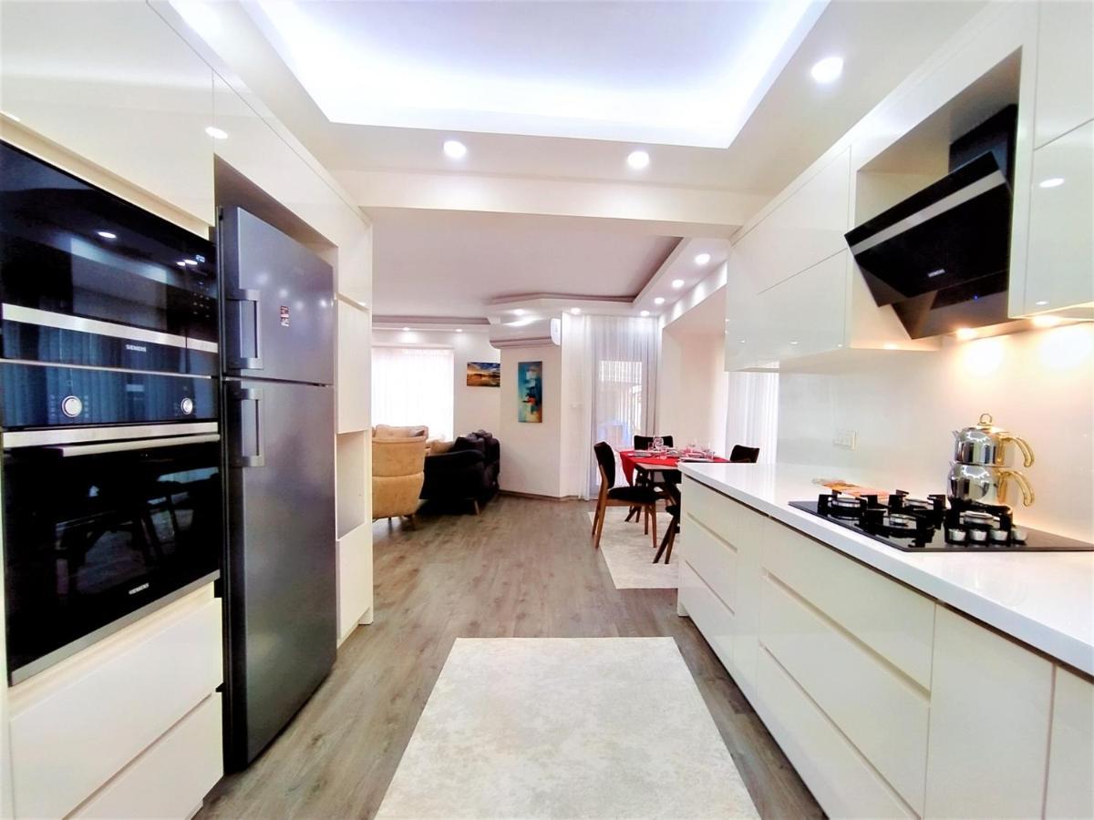 Villa Triplex With Sauna Near Airport In *