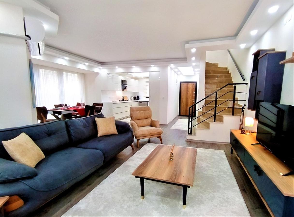 Triplex With Sauna Near Airport In Villa *